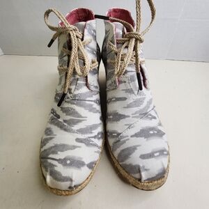Toms Ikat Desert Wedge Booties 6.5